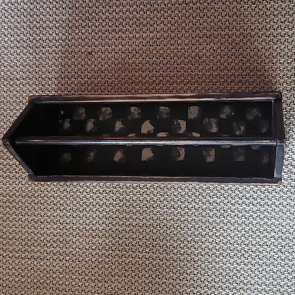 LISA HILLIKER/IDLE TIME CRAFTS HAND CRAFTED/PAINTED WOOD TOOL BOX - Picture 3 of 5